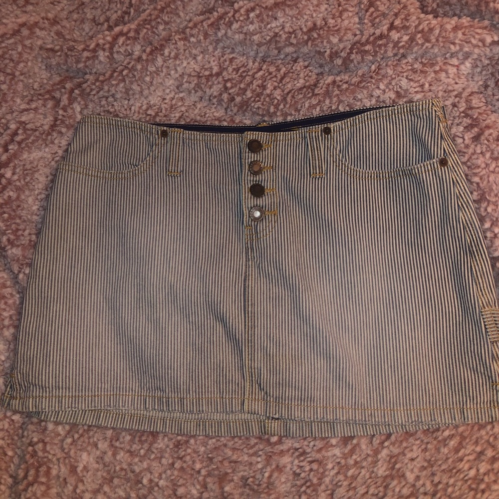 cute skirt!